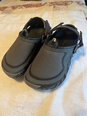 CROCS Men's Dark Gray Slip-On Clog with Heel Strap